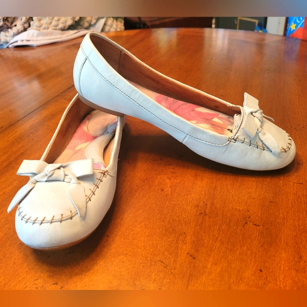 Born leather loafer flats Size 8.5